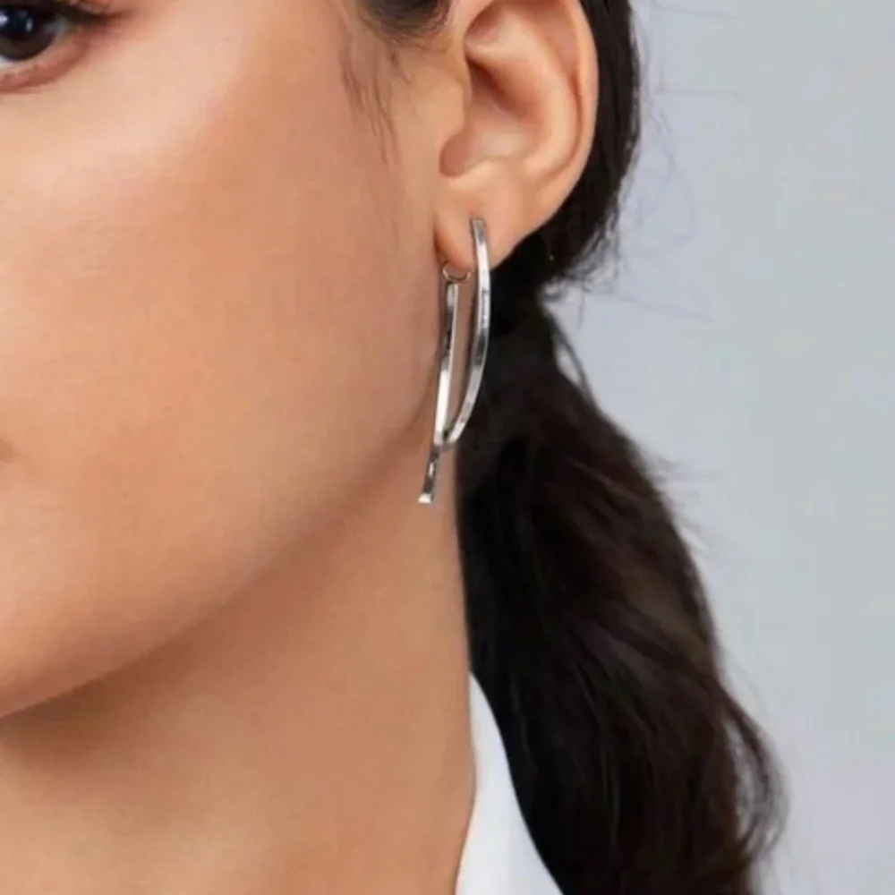NWT! Trendy Silver Tone Threader Pierced Dangle Earrings!
